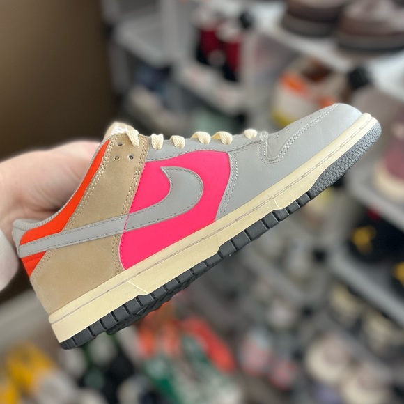 Vintage 2007 Nike Dunk Low, Womens 7, Medium Grey Laser Pink Tweed - Picture 3 of 12